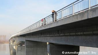 Η νέα γέφυρα στο Βελιγράδι έγινε με κινεζικά χρήματα, κινεζική κατασκευαστική, κινέζους εργάτες