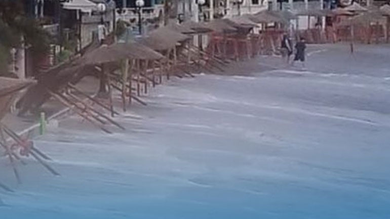 Ο «Ξενοφών» χτύπησε την Κρήτη – «Εξαφανίστηκε» η θάλασσα στην παραλία της Αγίας Πελαγίας