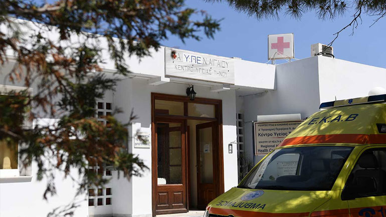 Δύο νεκροί από πτώση τοίχου στην Τήνο – Συνελήφθησαν ο ιδιοκτήτης του οικοπέδου και ο μηχανικός