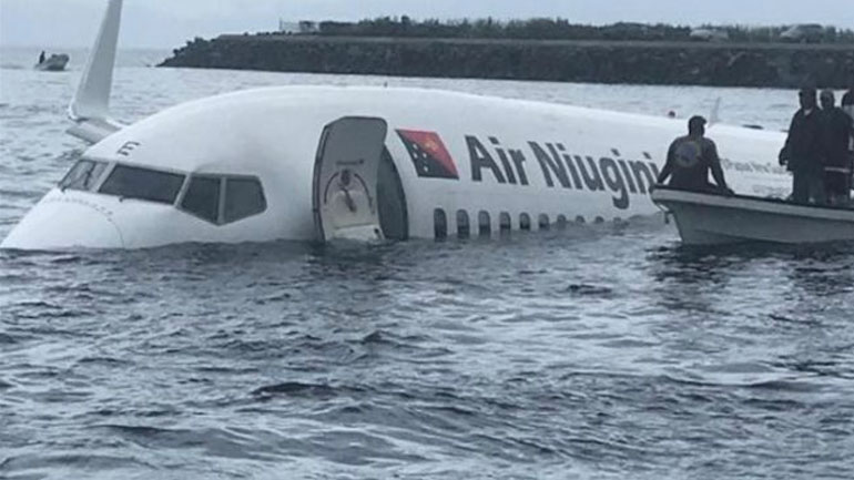 Στιγμές αγωνίας στον αέρα: Aεροσκάφος προσθαλασσώθηκε σε λιμνοθάλασσα