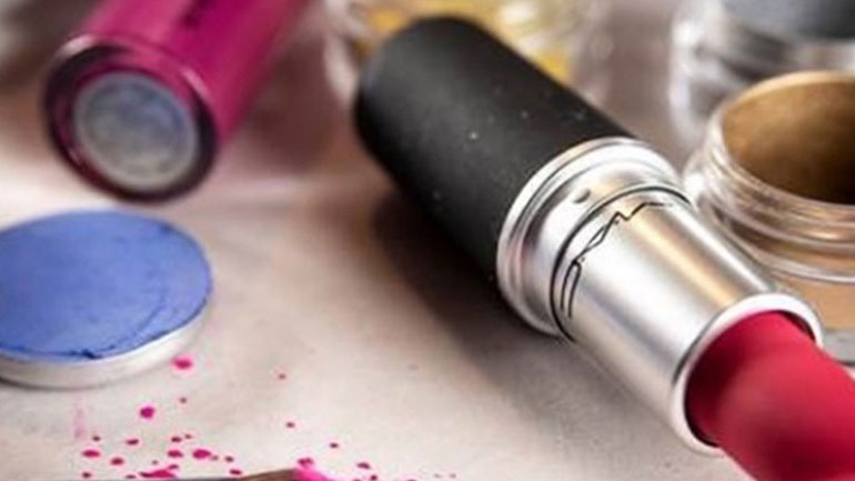 Powder Kiss: Έρχονται τα πιο επαναστατικά κραγιόν της MAC