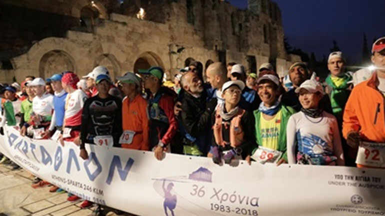 Ξεκίνησε ο ιστορικός αγώνας «Σπάρταθλον» – Προηγείται ο Βραζιλιάνος Ντε Σόουζα