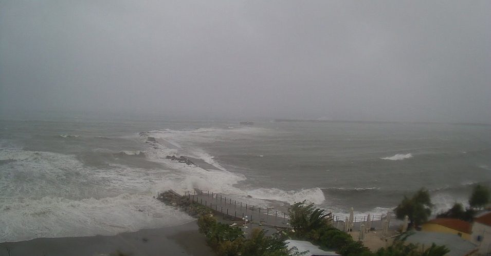 Έως 8 μποφόρ οι ριπές του ανέμου μέσα στην Καλαμάτα