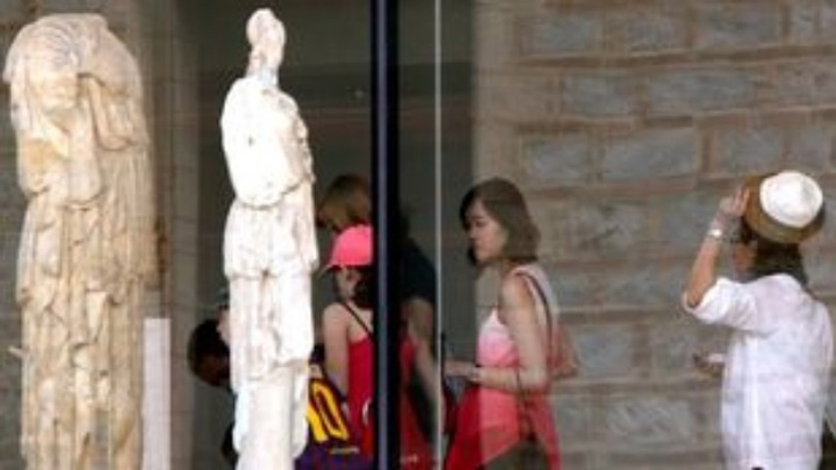 Αρχαιολογικός περίπατος στα Μακρά Τείχη του Πειραιά