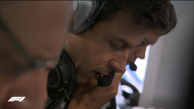 Η εντολή δίνεται στον Bottas μαζί και η οδηγία να συζητηθεί το συμβάν μετά τον αγώνα…