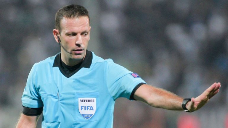 Ο Γκρίνφελντ «σφυρίζει» το ΑΕΚ-Μπενφίκα