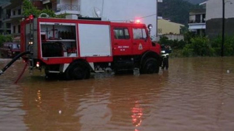 Περισσότερες από 1.800 κλήσεις έχει δεχθεί η Πυροσβεστική λόγω της κακοκαιρίας
