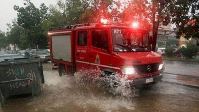 Αττική: Στις 162 ανέρχεται ο αριθμός των κλήσεων που δέχτηκε η Πυροσβεστική λόγω της κακοκαιρίας