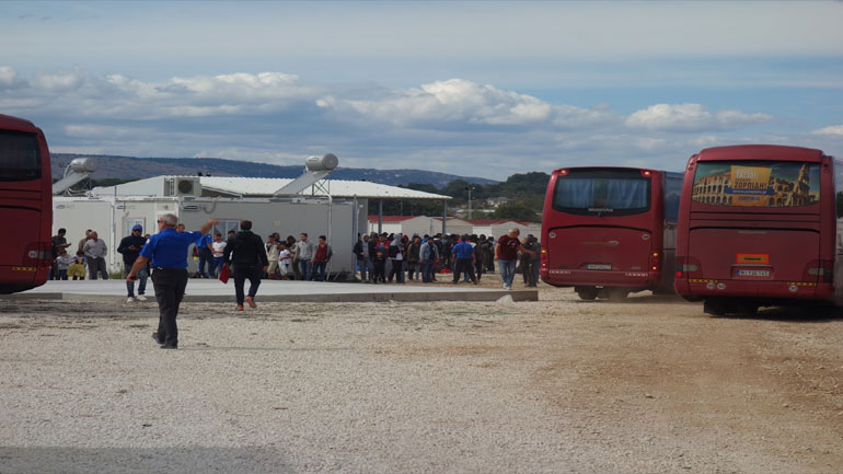 Ιωάννινα: Αφίξεις προσφύγων από τη Μόρια στον Κατσικά