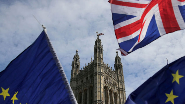 Βρετανία: Τρεις υπουργοί θέλουν να διεξαχθεί νέο δημοψήφισμα για το Brexit