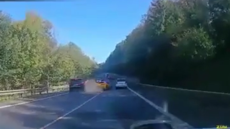 Έκαναν κόντρες στο δρόμο και σκοτώθηκε ο οδηγός που δεν έφταιγε…