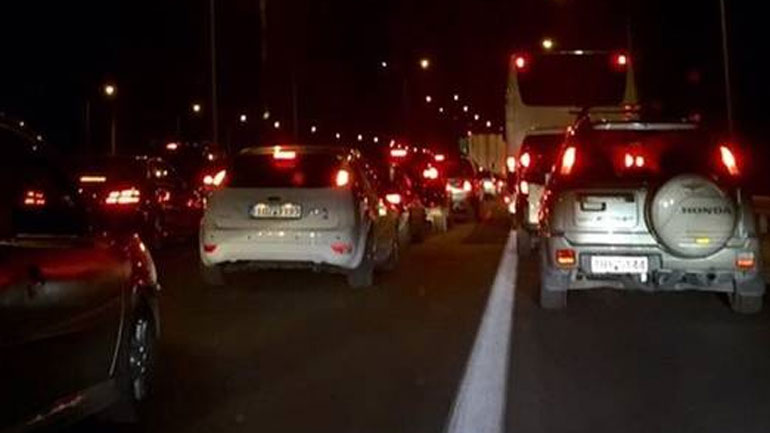 Μποτιλιάρισμα στην Ε. Ο. Αθηνών – Λαμίας – Σύγκρουση οχημάτων στη Δυρραχίου