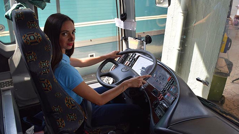 ΚΤΕΛ Λάρισας: Μία γυναίκα στο τιμόνι!