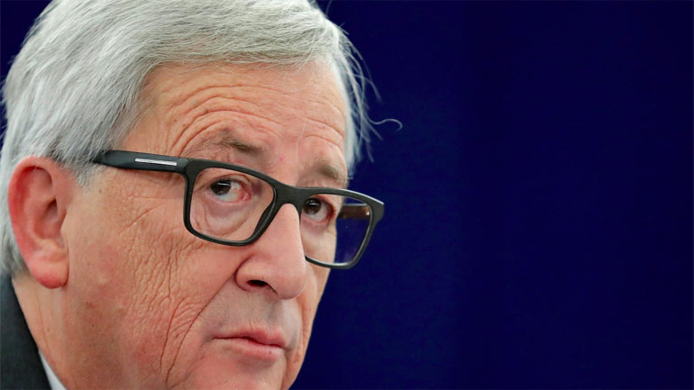 Ο Γιούνκερ αποχαιρετά τον Σ. Αζναβούρ: Σήμερα η Ευρώπη έχασε μια από τις ωραιότερες φωνές της