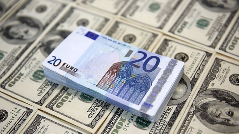 Πτώση σημειώνει το ευρώ έναντι του δολαρίου