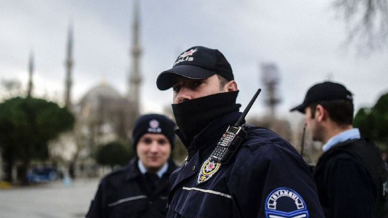 Συνεχίζονται οι διώξεις στην Τουρκία: Εντάλματα σύλληψης κατά πολιτών που «φυγάδευσαν» τα χρήματά τους