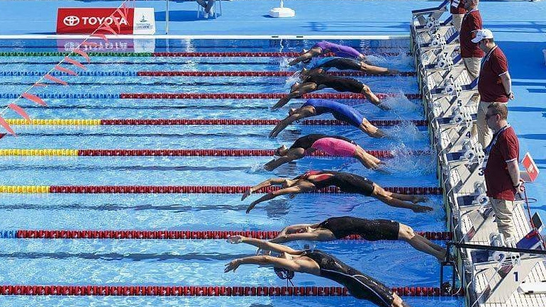 Στο Μπουένος Άιρες 4 κολυμβητές και ένας καταδύτης