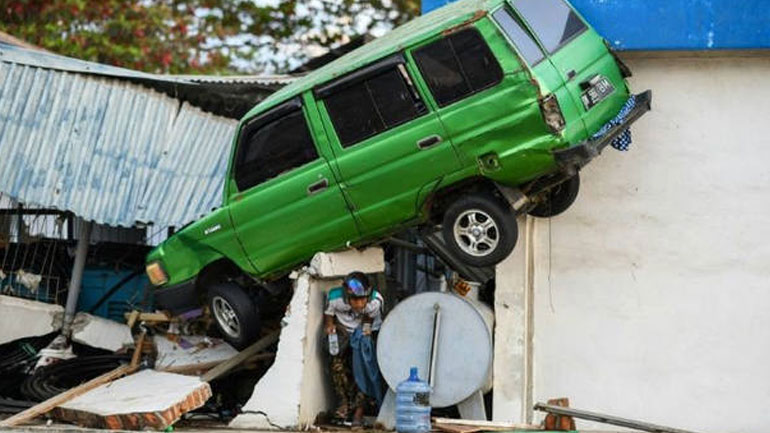 Ινδονησία: Ο στρατός θα πυροβολεί όσους λεηλατούν καταστήματα στην περιοχή που έχει πληγεί από τον σεισμό