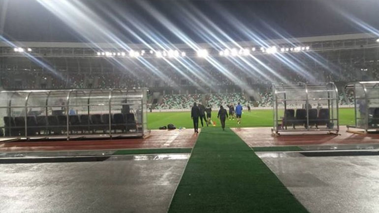 ΠΑΟΚ: Προσωρινή διακοπή της προπόνησης λόγω καταρρακτώδους βροχής