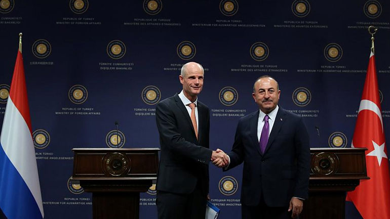 Τσαβούσογλου για ΠΓΔΜ: «Ε.Ε. και ΝΑΤΟ να μην κάνουν πίσω στη συνεργασία»