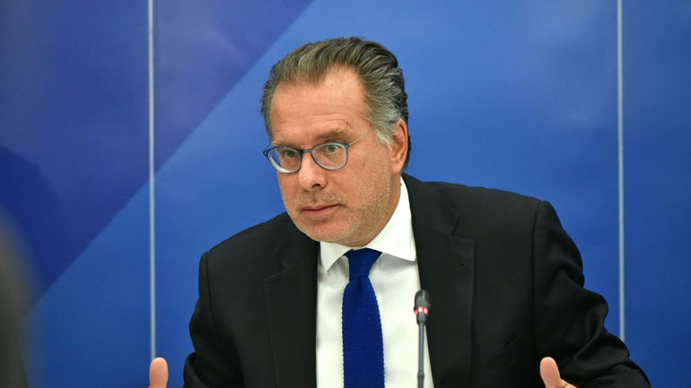 Κουμουτσάκος: Πιθανές σημαντικές πολιτικές εξελίξεις στην Ελλάδα