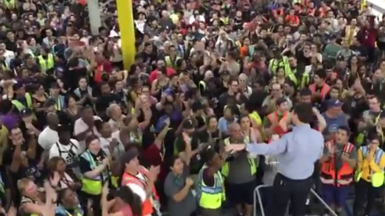 «Γλέντι» στην Amazon μετά τις ανακοινώσεις για τις αυξήσεις μισθών