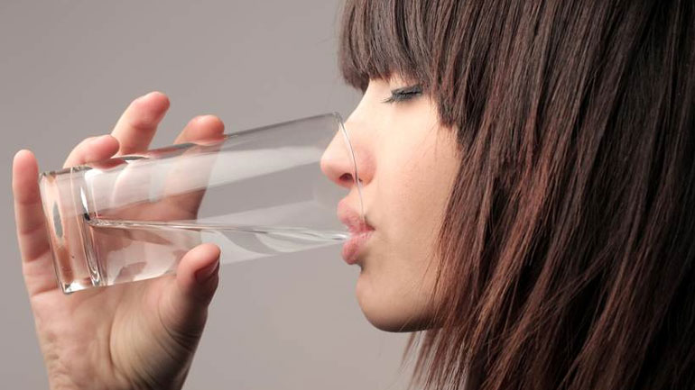 Πιείτε νερό, το καλύτερο φάρμακο για τις ουρολοιμώξεις