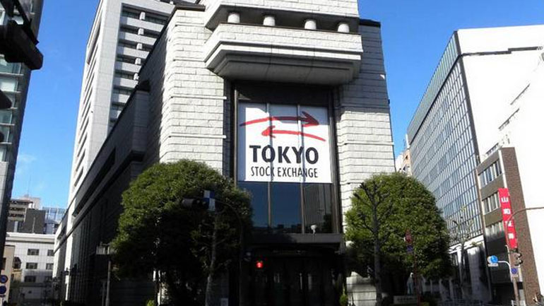 Με πτώση έκλεισε το Τόκιο