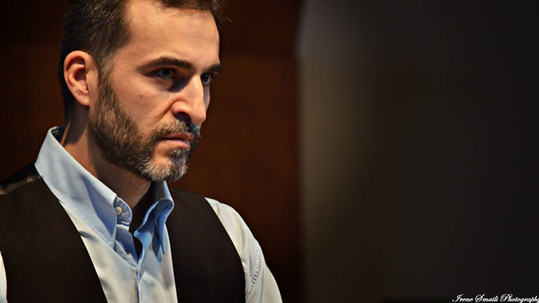 Νικόλας Καραγκιαούρης: «H ομορφιά βρίσκεται μέσα μας» Νικόλας Καραγκιαούρης: «H ομορφιά βρίσκεται μέσα μας»