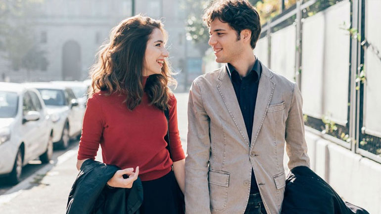 Τέσσερα κόλπα για να προσελκύσουμε το άτομο που μας ενδιαφέρει!