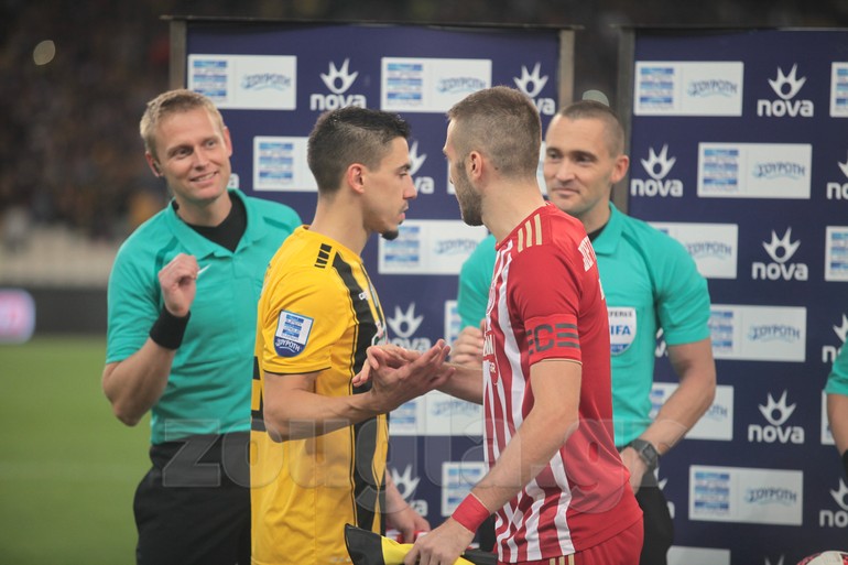 Οι αρχηγοί των δύο ομάδων