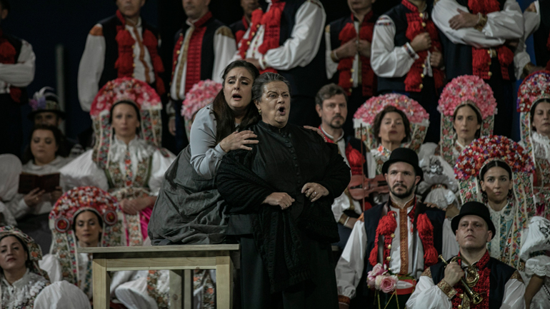 Οι πρώτες φωτογραφίες από τη «Γενούφα» στη Λυρική