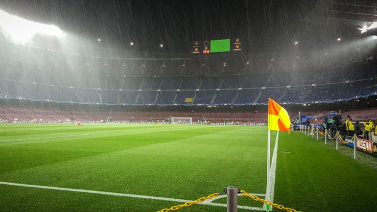 Πλημμύρισε το «Καμπ Νου»