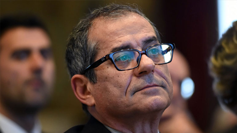 Ιταλία: «Να πέσουν οι τόνοι στον διάλογο με τις Βρυξέλλες» ζητεί ο ΥΠΟΙΚ Τρία