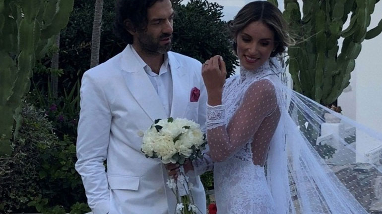 Η πρώτη φωτογραφία της Αθηνάς Οικονομάκου μετά τον γάμο της