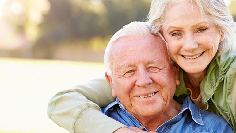 Οι γυναίκες ζουν 2,5 χρόνια περισσότερο από τους άνδρες «με καλή υγεία»