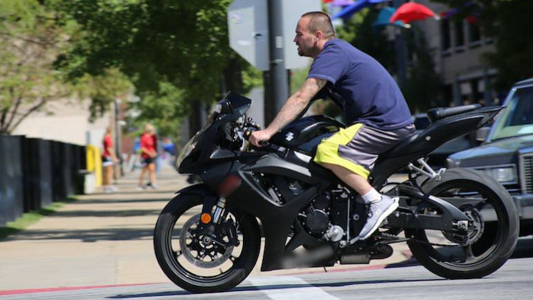 1.600 παραβάσεις για μη χρήση κράνους σε μία εβδομάδα 1.600 παραβάσεις για μη χρήση κράνους σε μία εβδομάδα