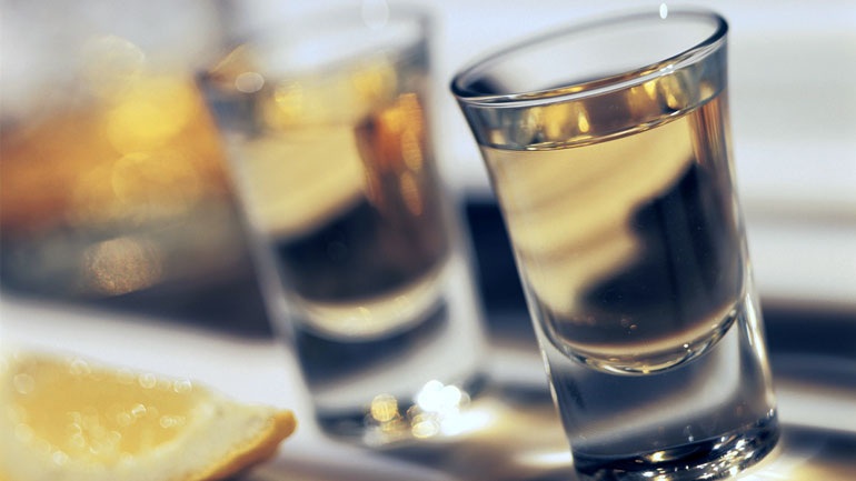 Καλαμάτα: Εντοπίστηκαν χιλιάδες λίτρα αφορολόγητου ποτού