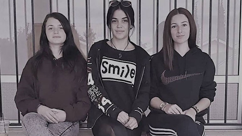 Νέα Μουδανιά: Έσωσαν τη συμμαθήτριά τους που κατέρρευσε στο σχολείο Νέα Μουδανιά: Έσωσαν τη συμμαθήτριά τους που κατέρρευσε στο σχολείο