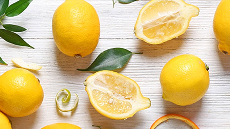 Η φωτογραφία με τα λεμόνια που έγινε viral και μας δείχνει τα πρώιμα σημάδια του καρκίνου του μαστού