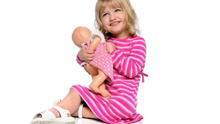 Γιατί τα κορίτσια πρέπει να παίζουν λιγότερο με κούκλες;