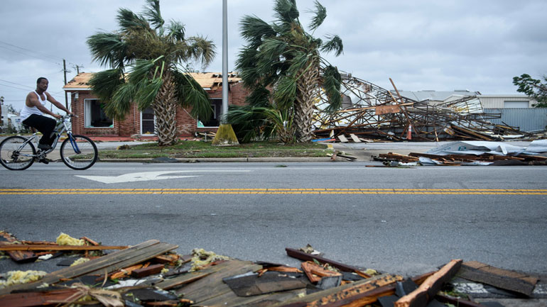 Πλημμύρες και καταστροφές: Το πέρασμα του κυκλώνα «Μάικλ» σε εικόνες