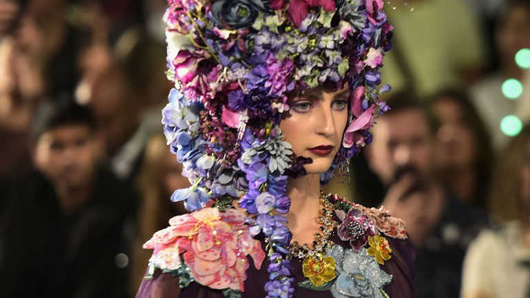 Οι Dolce & Gabbana μάγεψαν το Ντουμπάι – Η συλλογή που παρουσίασαν με επιρροές από τη Μέση Ανατολή