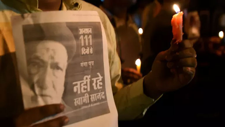 Ινδία: Πέθανε ακτιβιστής που αγωνιζόταν για τον καθαρισμό του ποταμού Γάγγη ενώ έκανε απεργία πείνας