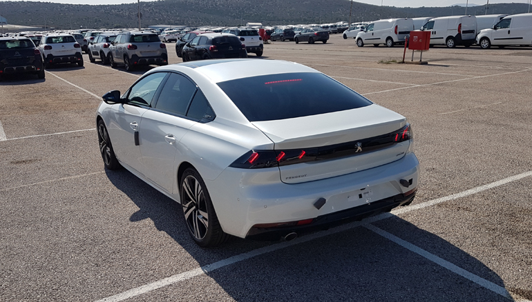 Οι Γάλλοι έχουν ένα... θέμα με την σχεδίαση του π΄σω μέρους...