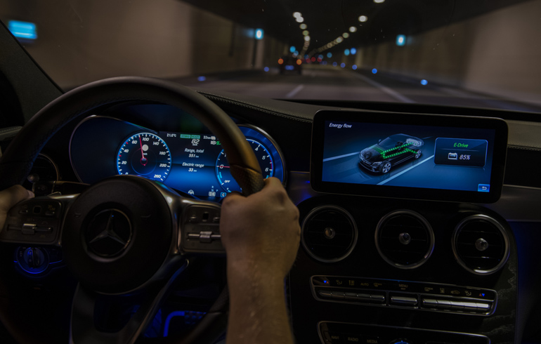 Όλα τα δεδομένα προβάλλονται στις εξαιρετικές οθόνες με απόλυτη ευκρίνεια