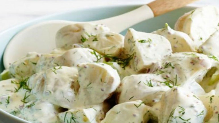 Πατατοσαλάτα με γιαούρτι