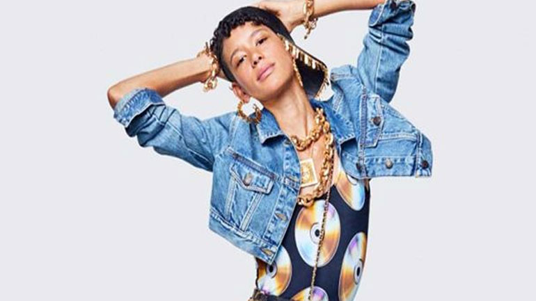 Εντυπωσιάζουν τα ρούχα από τη συλλογή MOSCHINO x H&M