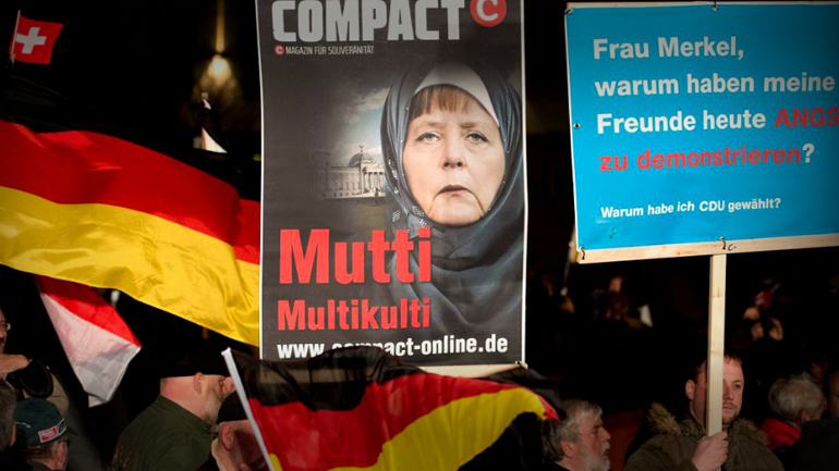 Το Μόναχο απειλεί τη Μέρκελ