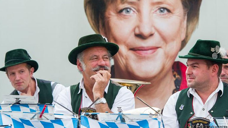 Σόιμπλε: Η Μέρκελ δεν είναι πια αδιαμφισβήτητη